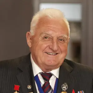 Евгений Резвов