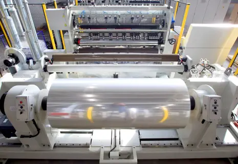 Пакуют все. Поставщик упаковочного оборудования занялся его производством