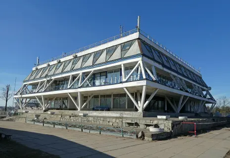 Суд вернул профсоюзам яхты на Петровской косе