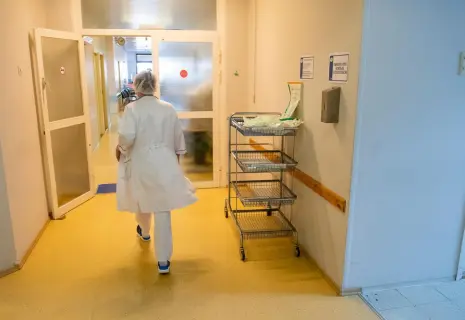 А где же доктор? Почему частная медицина проигрывает государственной в борьбе за кадры