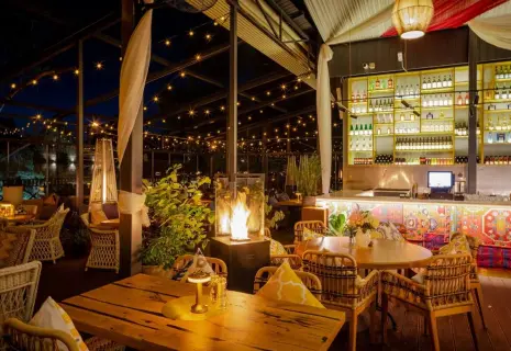 Петербургские рестораны встречают гостей летними террасами