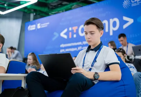 «Газпром нефть» и ИТМО будут готовить разработчиков искусственного интеллекта