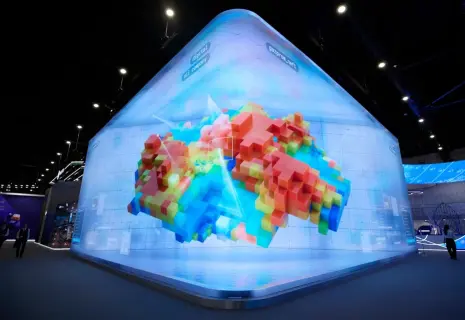 «Газпром нефть» представила на ПМЭФ-2025 цифровой арт-проект о недрах Земли