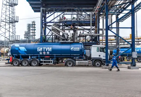 Невский проспект обновили с помощью современных технологий дорожного строительства «Газпром нефти»