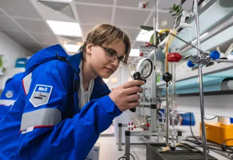 «Газпром нефть» начала брать на стажировку студентов со второго курса