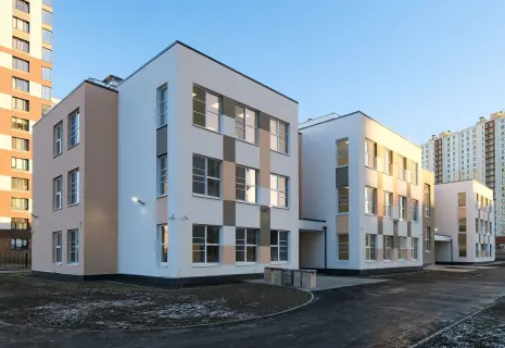 На Архивной улице в Петербурге построен детсад с огородом