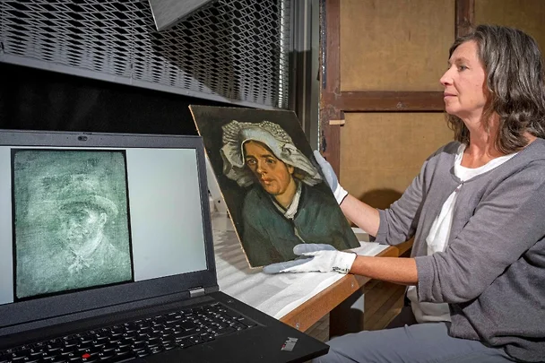Ученые обнаружили неизвестный автопортрет Ван Гога под другой его картиной и пытаются разделить полотна
