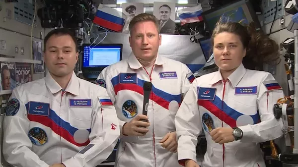 Российские космонавты на МКС встретят Новый год белугой, креветками и черной икрой