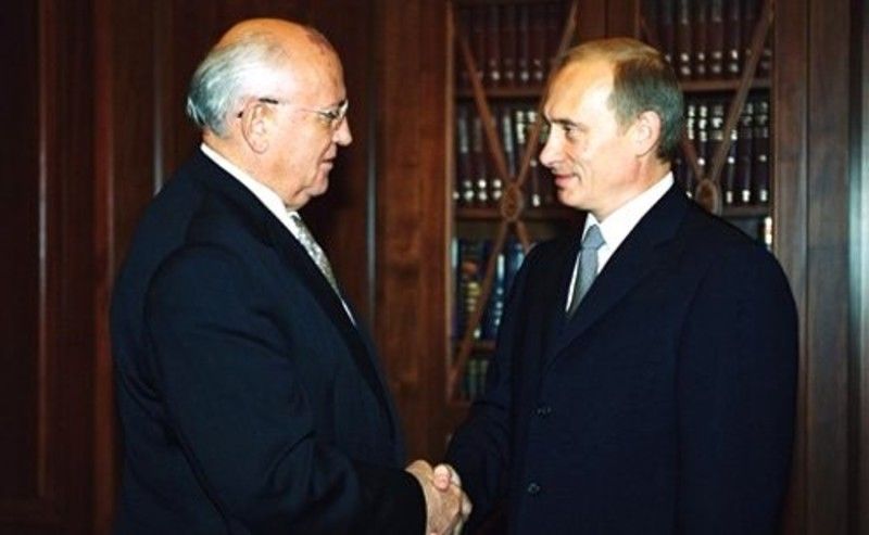 Путин и Горбачёв в 2001 году