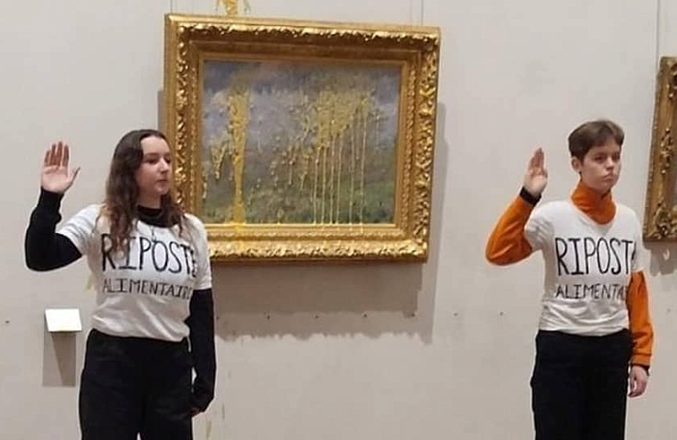 Картину "Весна" Клода Моне в музее изящных искусств Лиона облили супом климатические экстремисты
