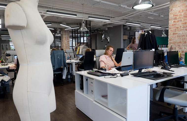MFG меняет сторону. Шведский владелец популярных брендов одежды нашел себе замену