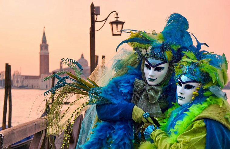 Венецианский карнавал. Что под маской?