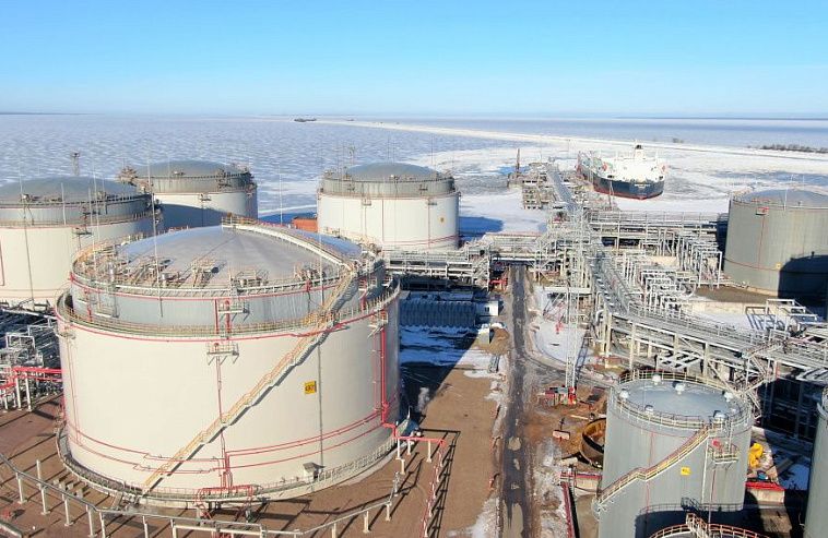 Объем перевалки на Петербургском нефтяном терминале в первом полугодии 2022 года снизился на 12%