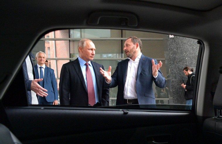 "Считаю решение нелогичным". Аркадий Волож покидает "Яндекс" после санкций, но не совсем