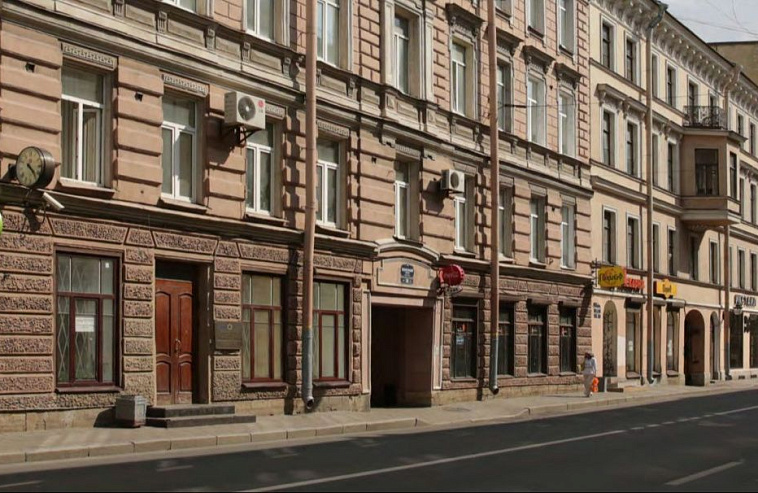 Электрические метры. "Россети" продают офисное здание в центре Петербурга