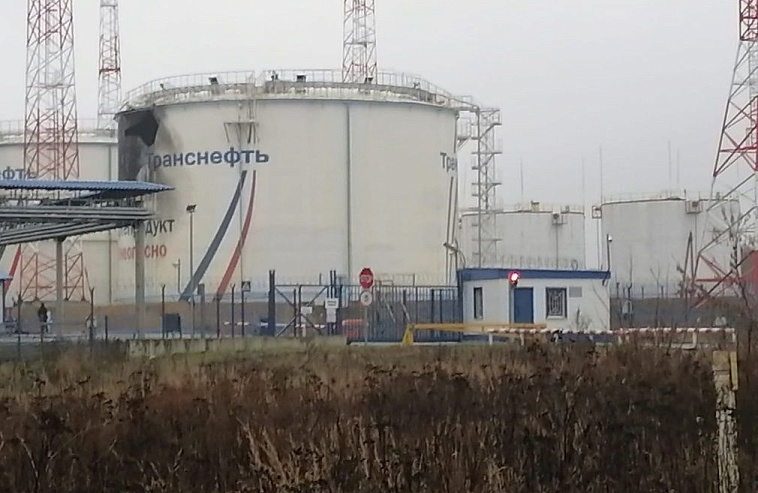 Губернатор Орловской области: беспилотник атаковал нефтебазу под Орлом