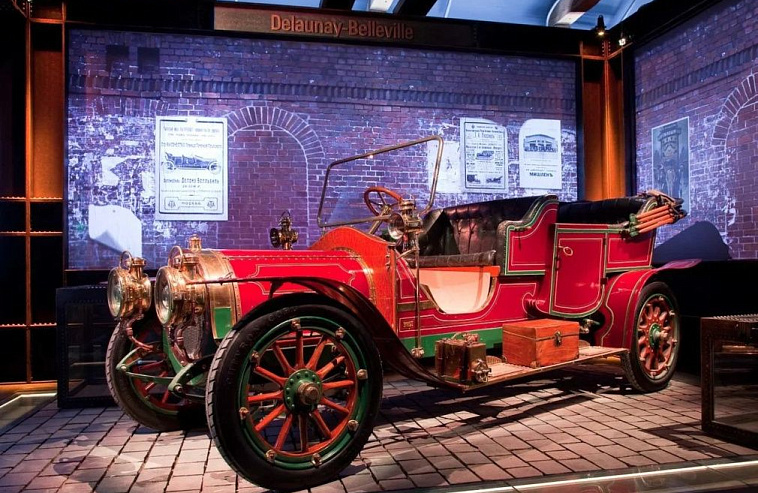 22–24 апреля в "Экспофоруме" пройдет выставка старинных автомобилей "Олдтаймер-Галерея"