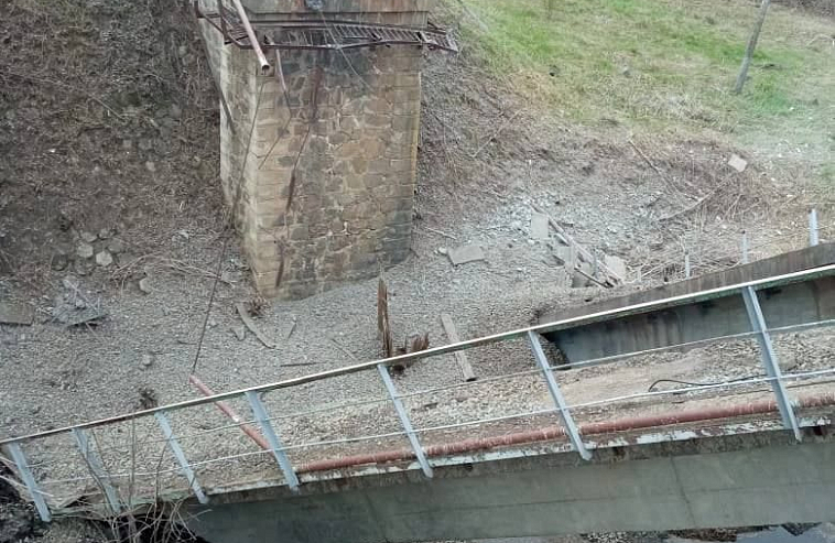 Появились фото моста из Курской области, разрушенного в результате "диверсии"
