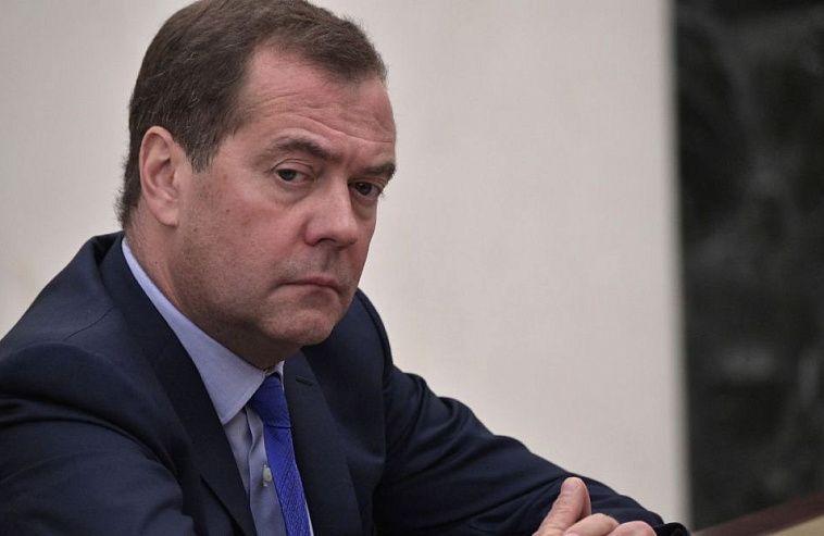 Медведевская услуга. Зачем Дмитрий Медведев написал странную статью об Украине