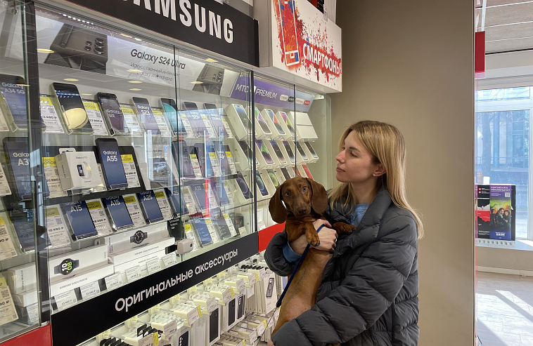 МТС тестирует в Петербурге новый формат pet-friendly  магазинов 